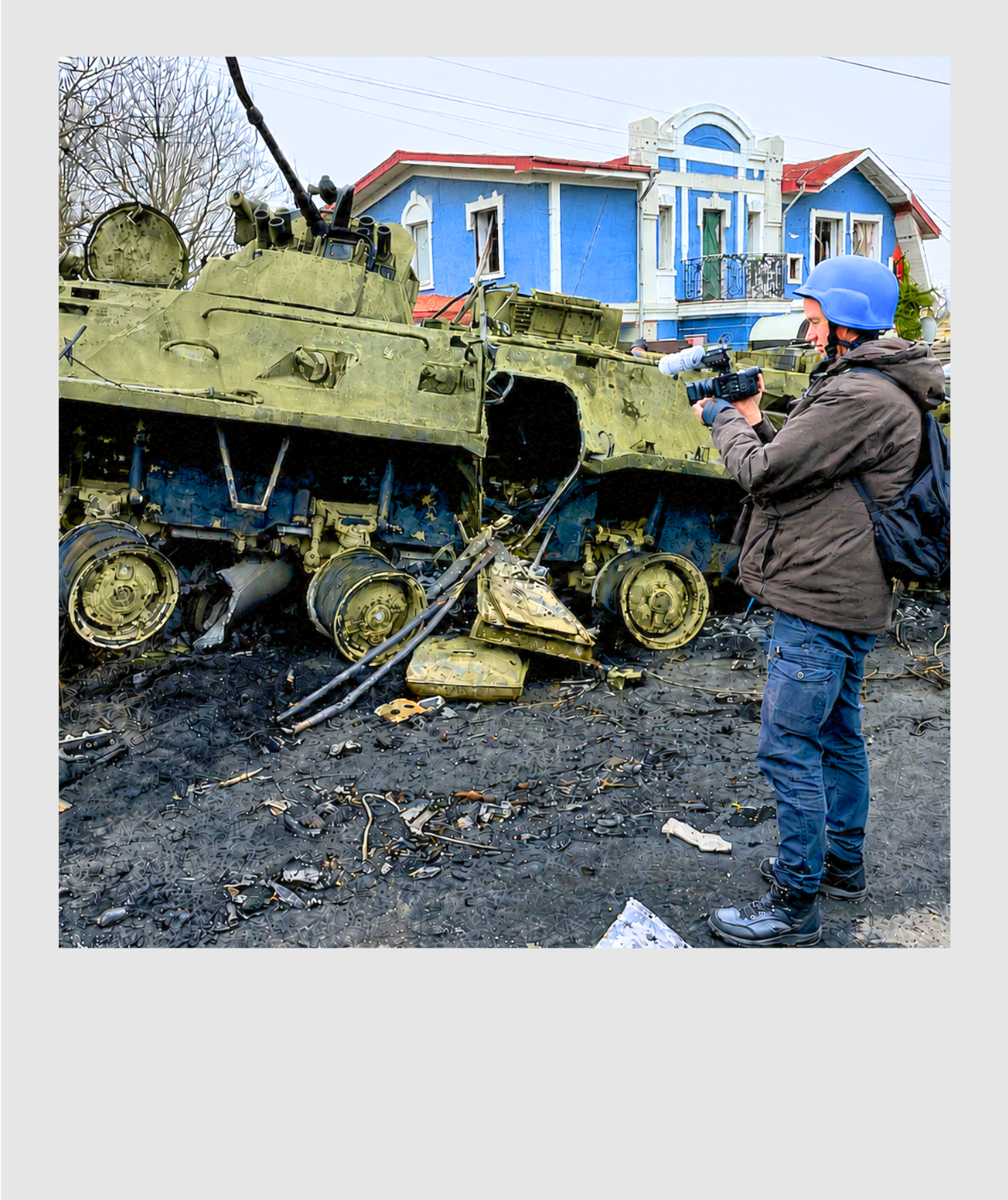 People protesting against Ukraine's invasion. Photo by Bruno on Unsplash.