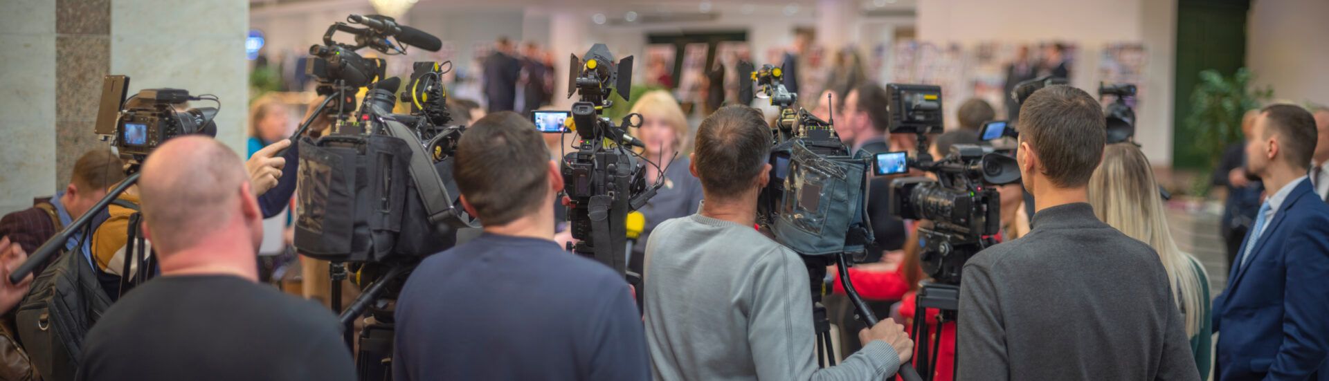 Live broadcast of the press conference. Credits: Aliaksei on Adobe Stock